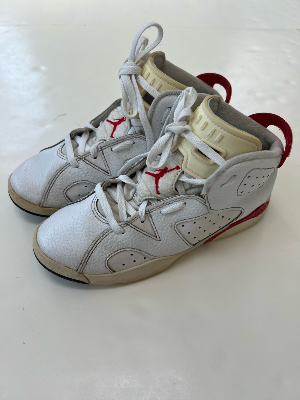 Jordan  White and Red High-Top Basketball Sneakers Junior size 3Y